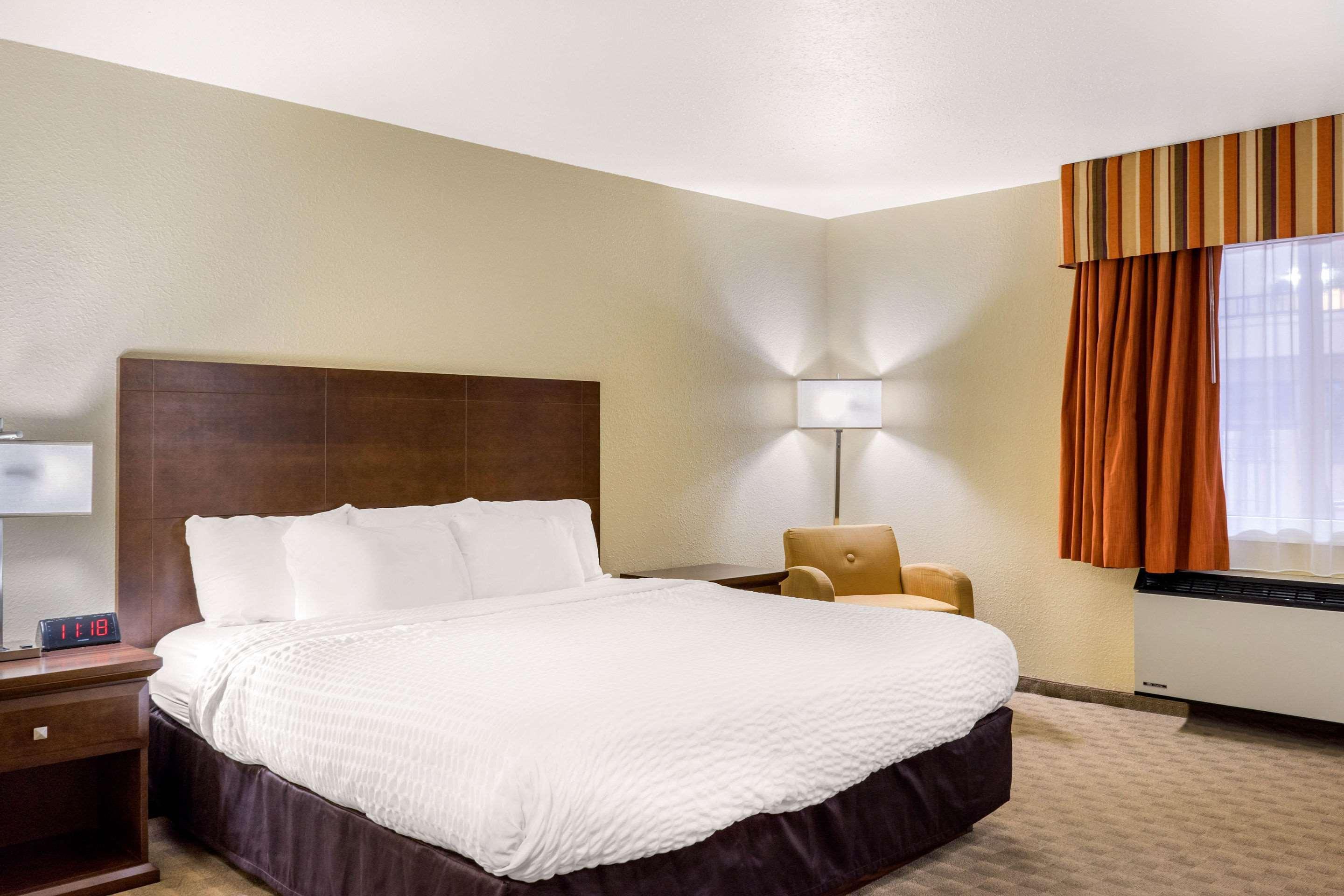 Quality Inn & Suites Winkler Buitenkant foto