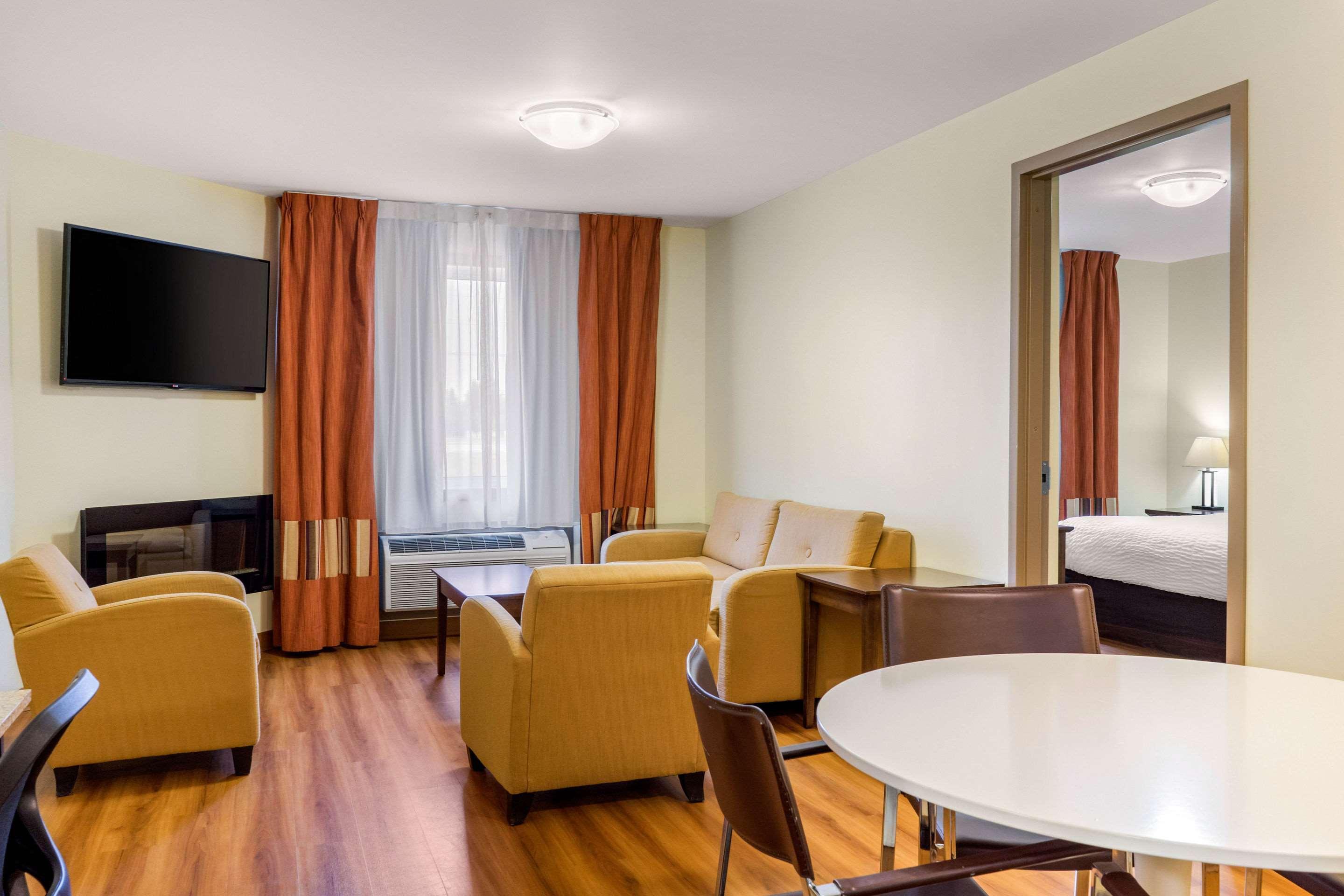 Quality Inn & Suites Winkler Buitenkant foto