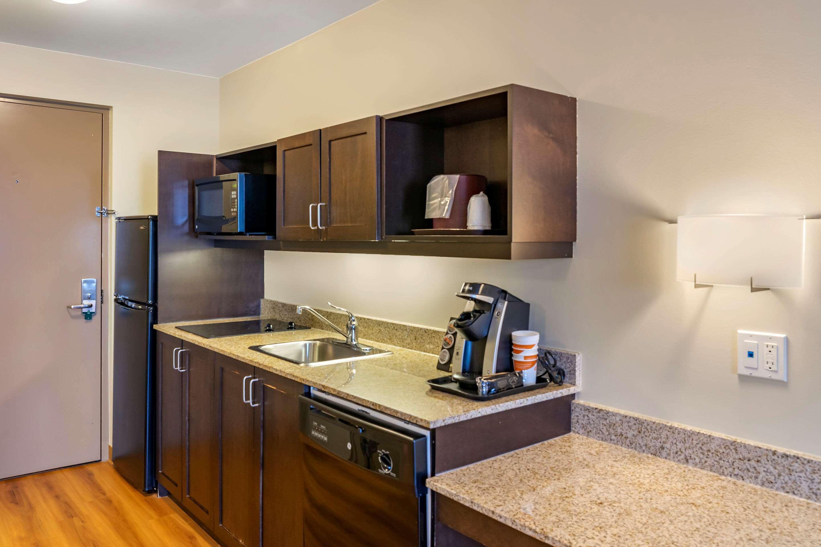 Quality Inn & Suites Winkler Buitenkant foto