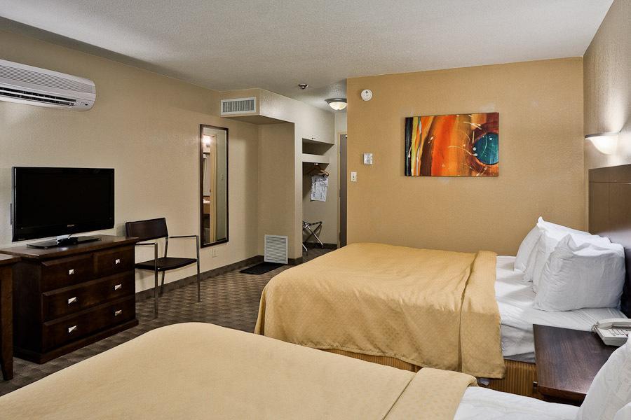 Quality Inn & Suites Winkler Buitenkant foto