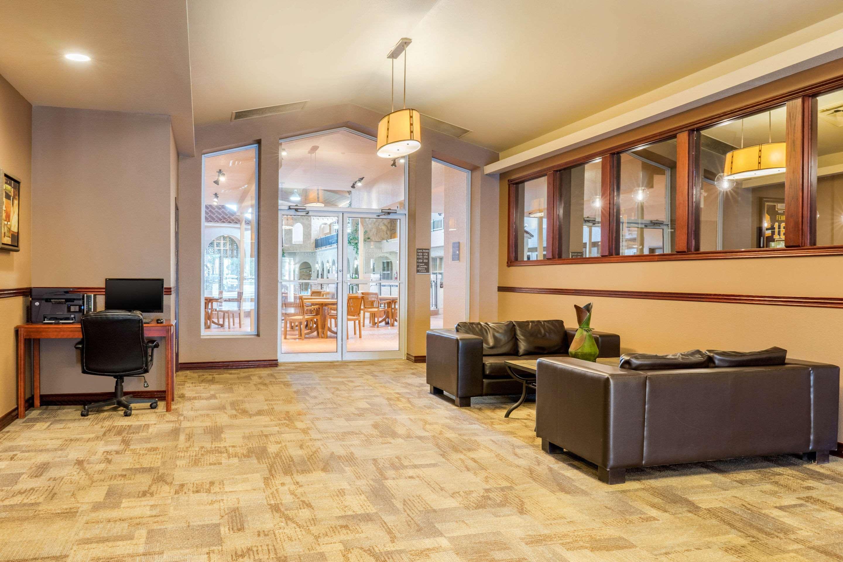 Quality Inn & Suites Winkler Buitenkant foto