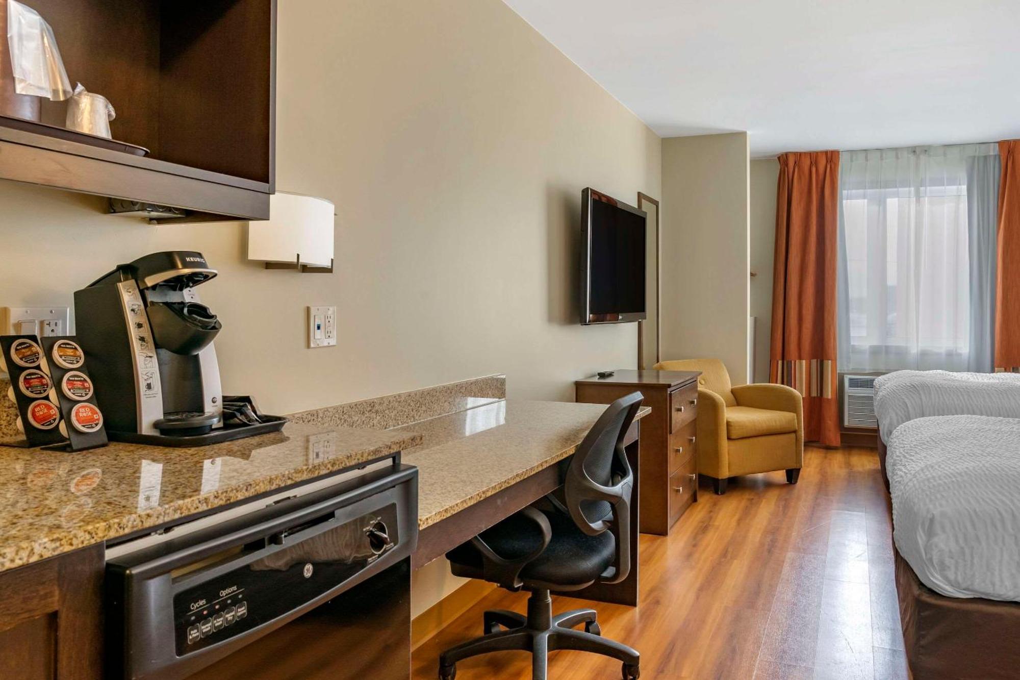 Quality Inn & Suites Winkler Buitenkant foto