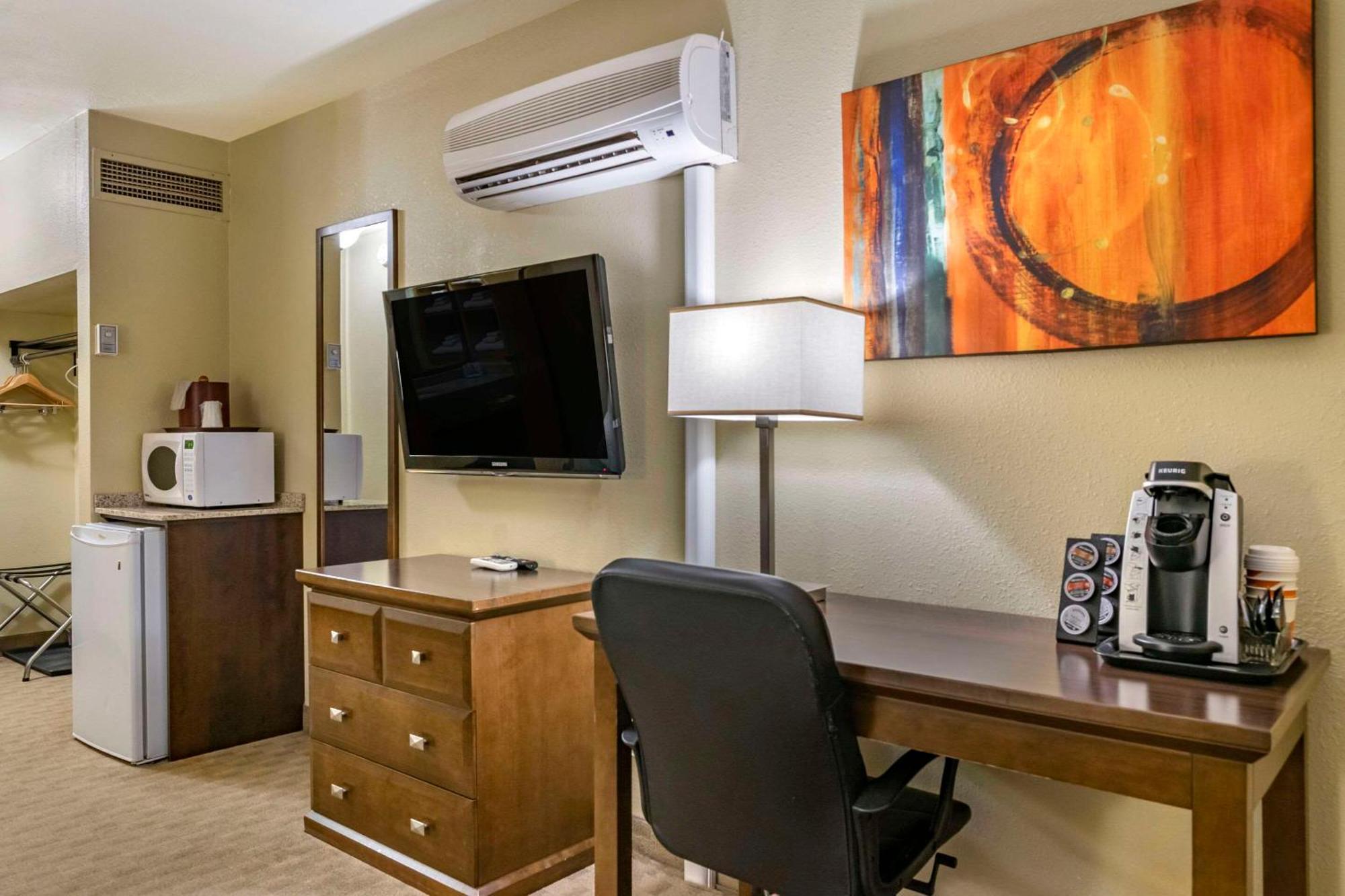 Quality Inn & Suites Winkler Buitenkant foto