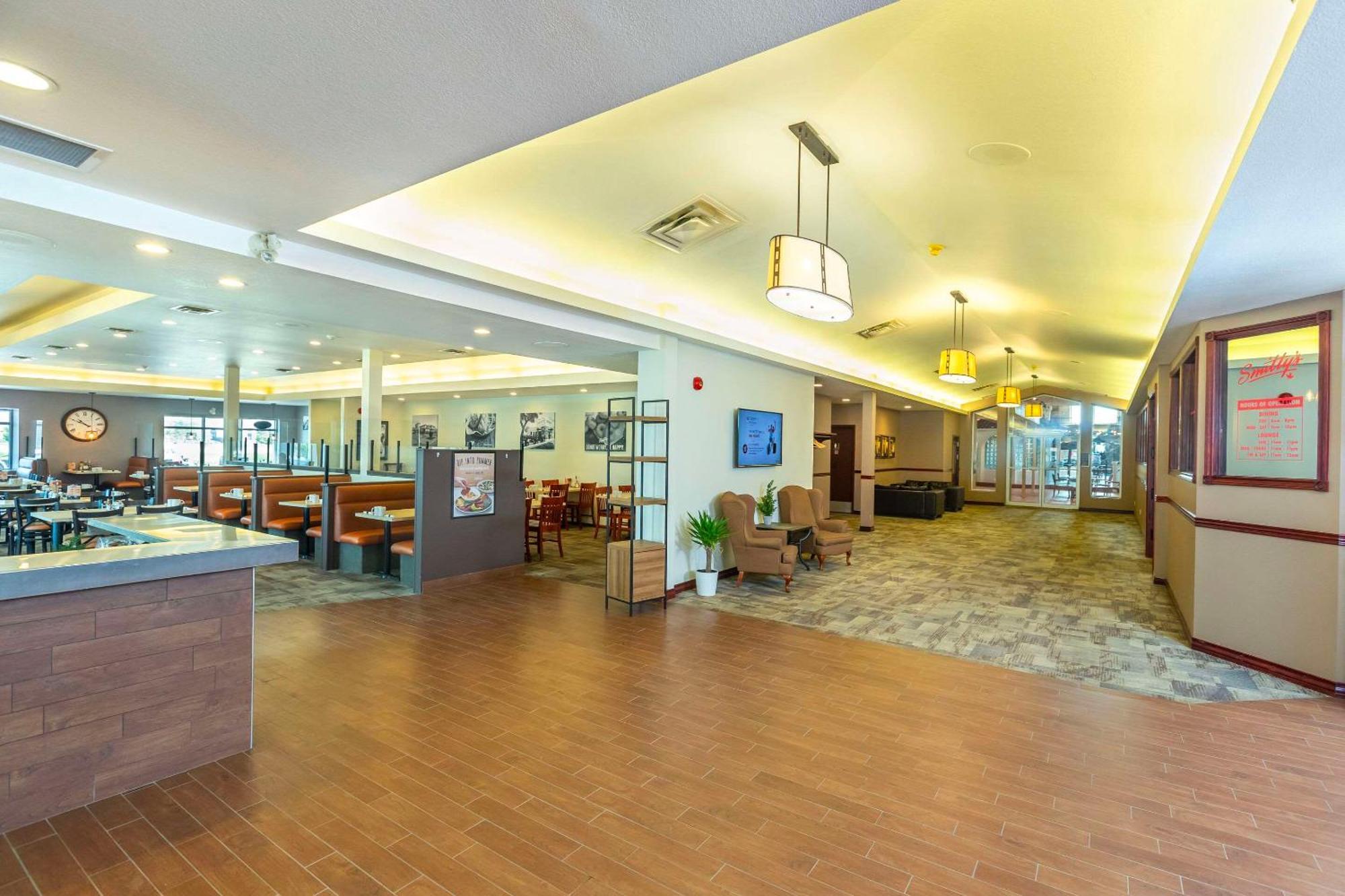 Quality Inn & Suites Winkler Buitenkant foto