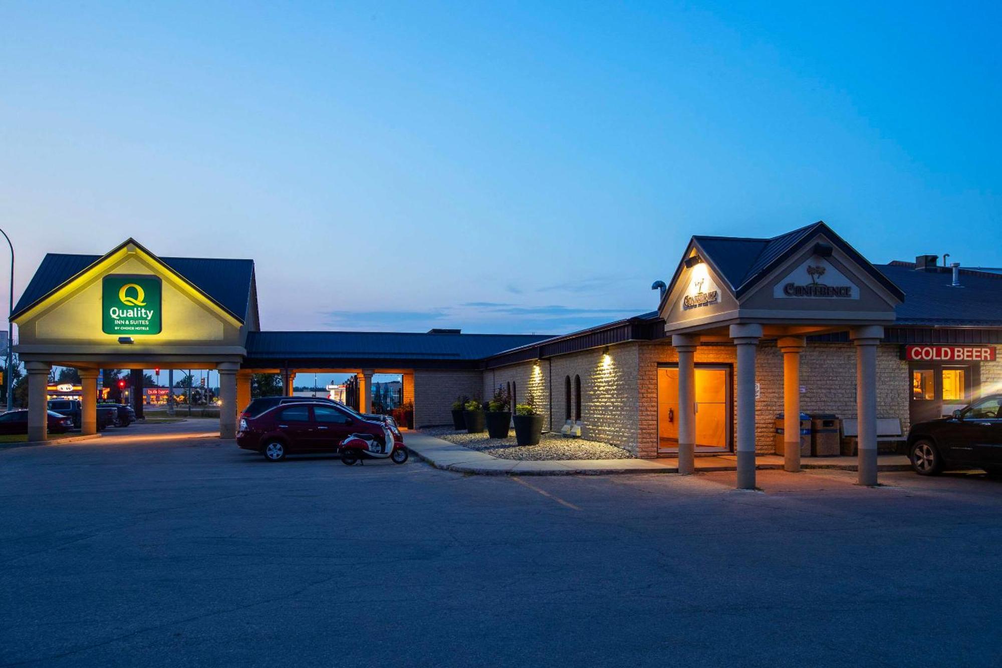 Quality Inn & Suites Winkler Buitenkant foto